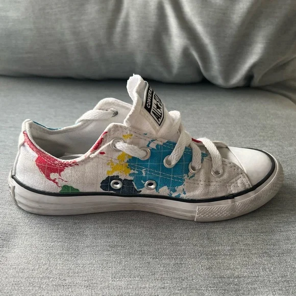 Kids Chuck Taylors - Picture 3 of 8